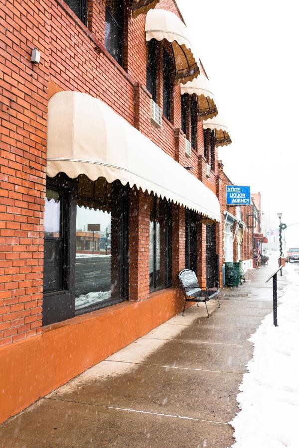 Two Sunsets Hotel Panguitch Exterior photo